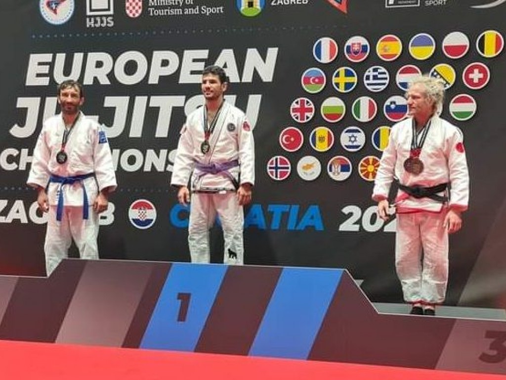 Image de l'actu 'Félicitation à Sylvain ROUYER Licencié au Dojo Boucau Tarnos pour sa place de 3ème au Master d’Europe et de sa 2ème place au Championnat d'Europe de Ju-jitsu à Zagreb'